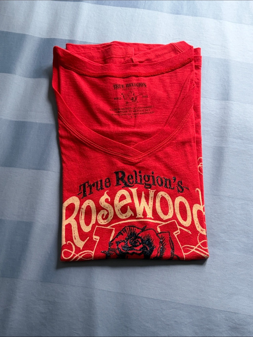 True Religion Red Rosewood Graphic V-Neck Tee Women’s Medium